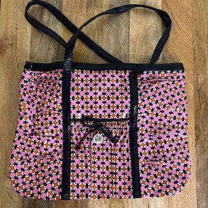 Vera Bradley Tote Loves Me…